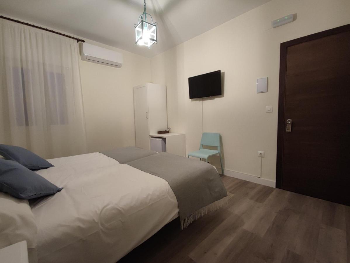 Hostal Andalucia Chipiona Bagian luar foto