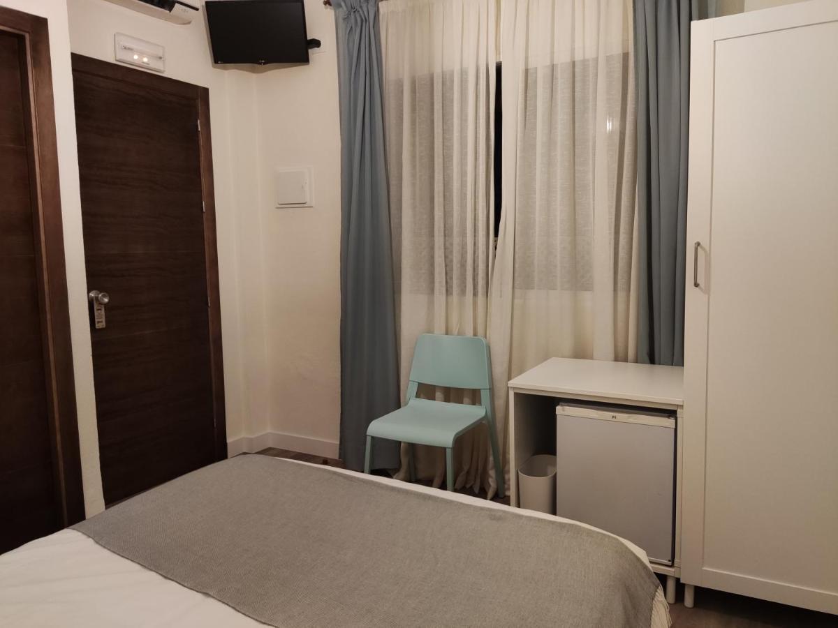 Hostal Andalucia Chipiona Bagian luar foto