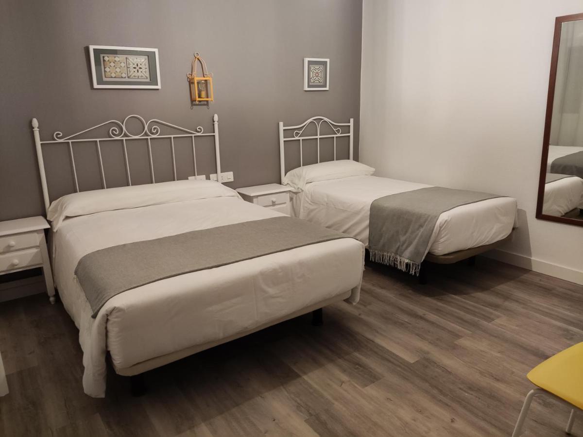 Hostal Andalucia Chipiona Bagian luar foto