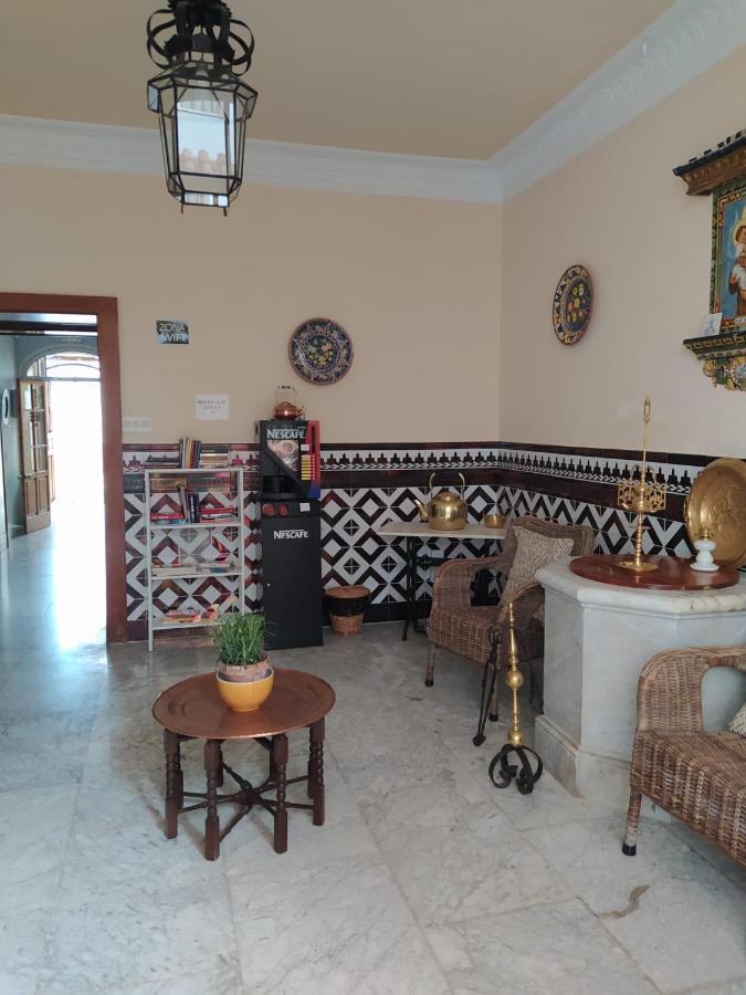 Hostal Andalucia Chipiona Bagian luar foto