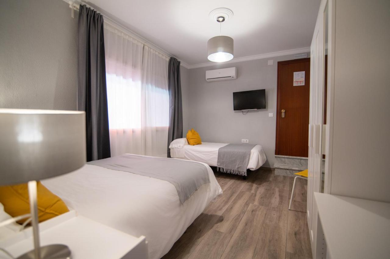 Hostal Andalucia Chipiona Bagian luar foto